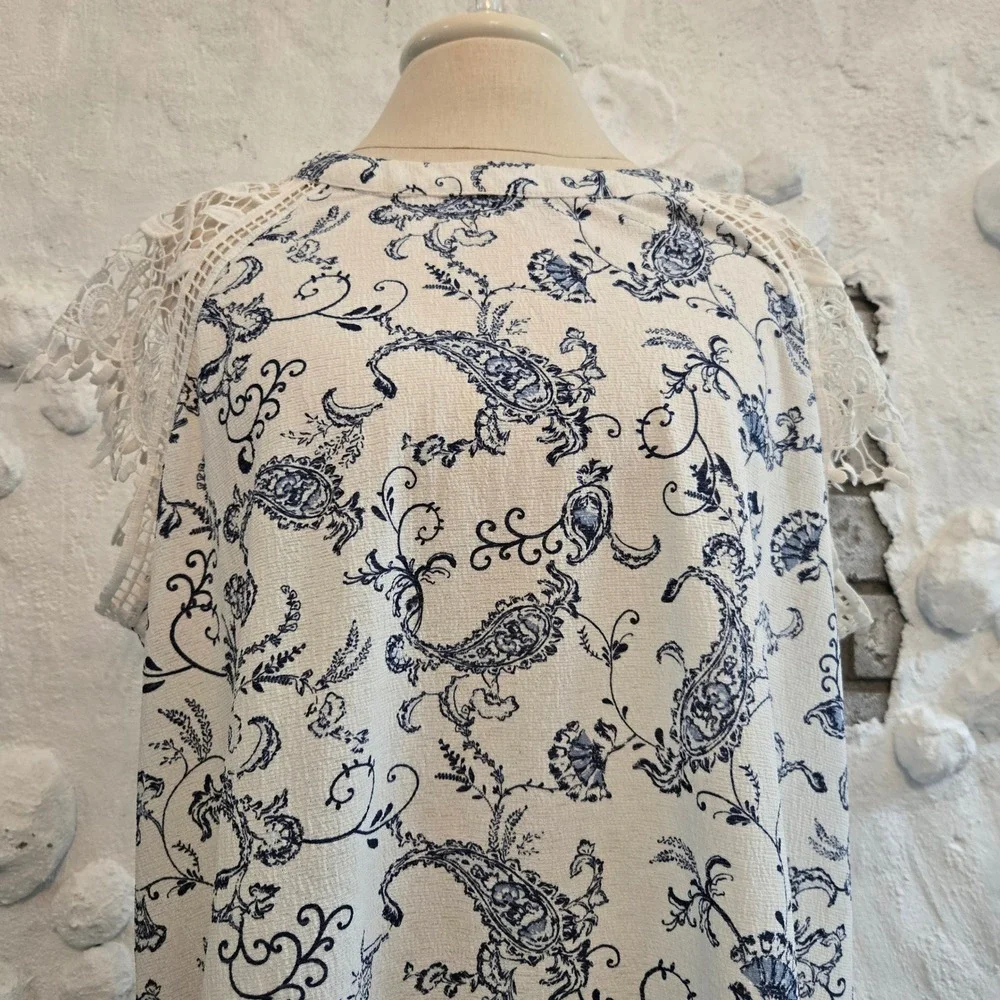 Perch Women Boho Blue White Paisley Top with Crochet Lace Shoulder Size XXL - Picture 2 of 11